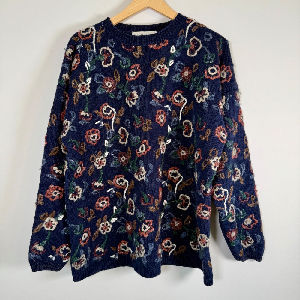 Paris Sport Club Vintage VTG Floral‎ Embroidered 3D Artsy Pullover Sweater Large